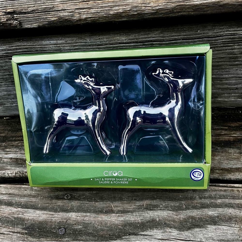 CIROA SILVER REINDEER SALT N PEPPER SHAKER SET OF 2 NIB